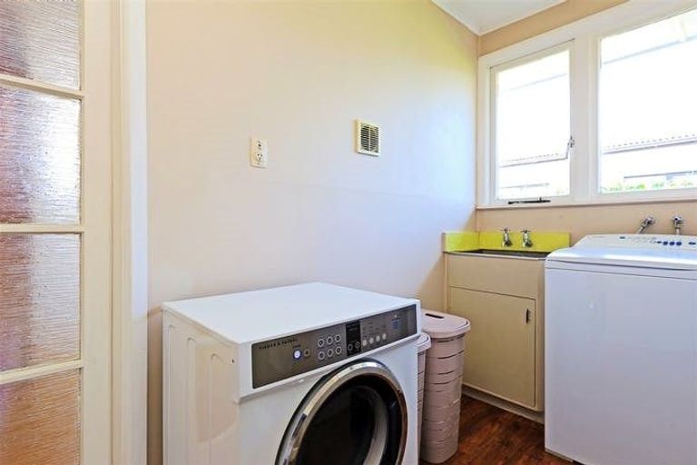 Photo of property in 704 Park Road North, Parkvale, Hastings, 4122