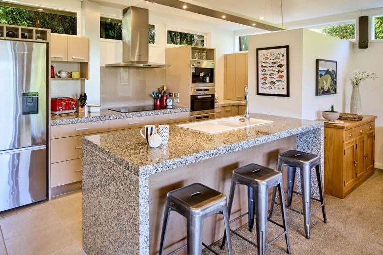 Photo of property in 8 Cheviot Road, Lowry Bay, Lower Hutt, 5013