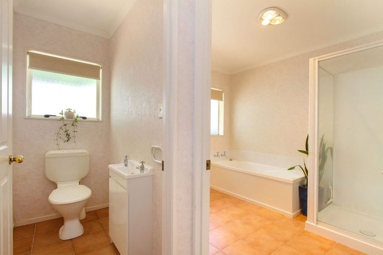 Photo of property in 50a Torkar Road, Clarks Beach, 2122