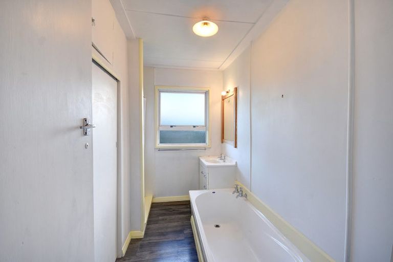 Photo of property in 27 Waldron Crescent, Green Island, Dunedin, 9018