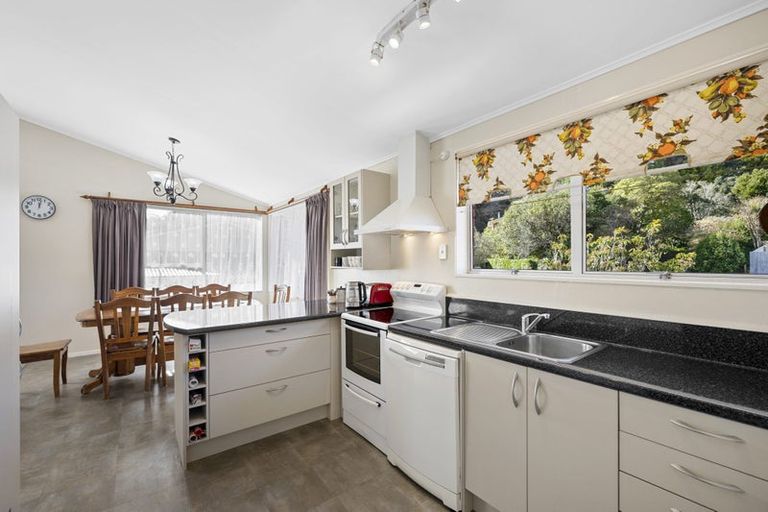 Photo of property in 1 Wayne Place, Ferndale, New Plymouth, 4310