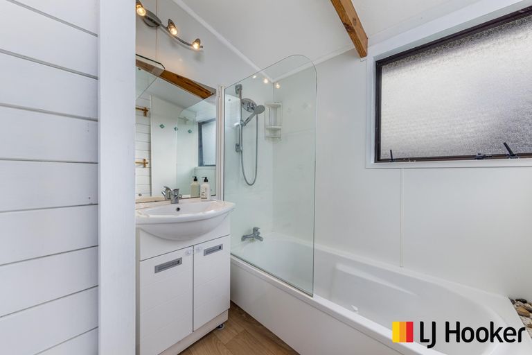 Photo of property in 165 Carnoustie Drive, Wattle Downs, Auckland, 2103