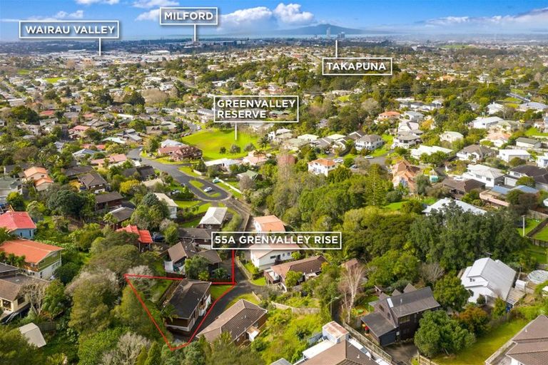Photo of property in 1/55 Greenvalley Rise, Glenfield, Auckland, 0629