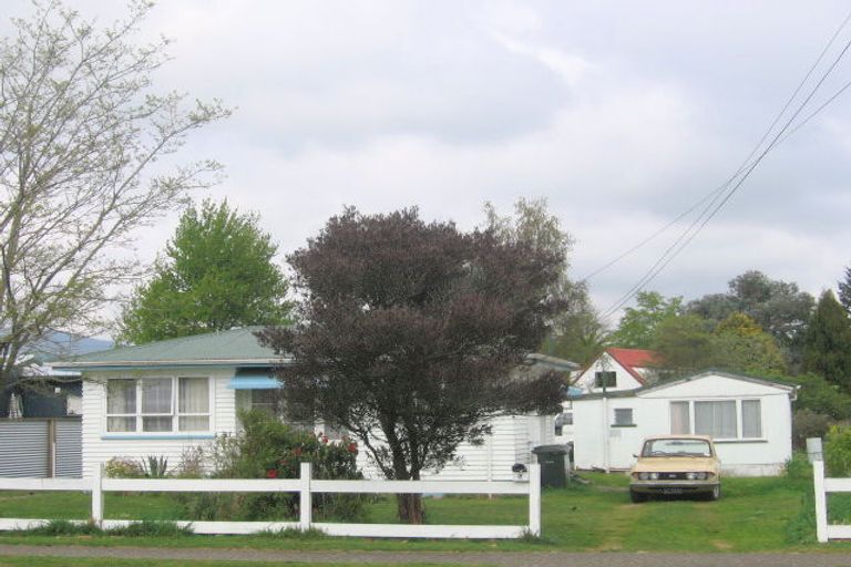 Photo of property in 8 Robinson Avenue, Holdens Bay, Rotorua, 3010