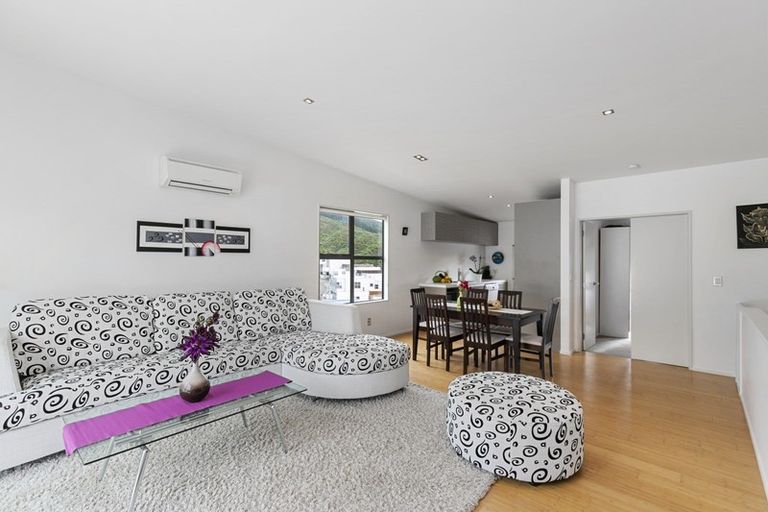 Photo of property in 82 Saddleback Grove, Karori, Wellington, 6012