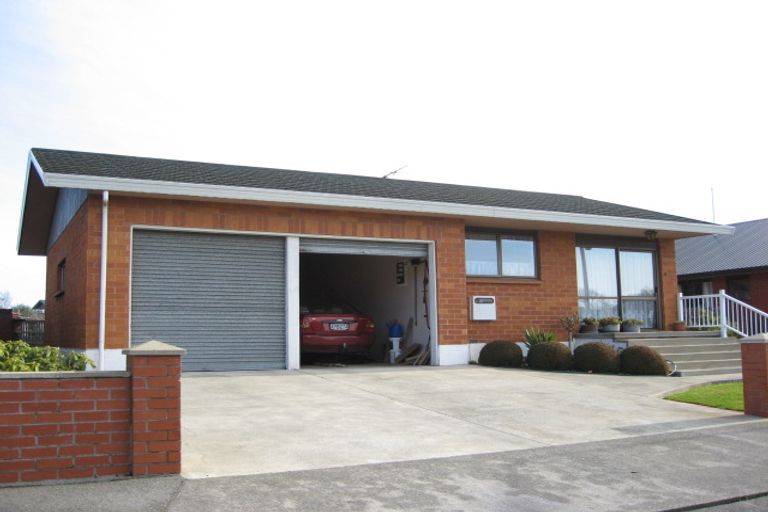 Photo of property in 23 Niddry Crescent, Winton, 9720