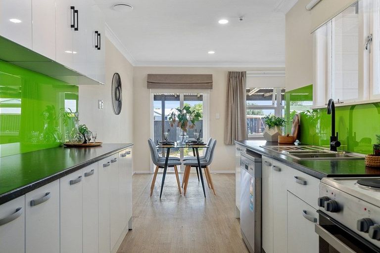 Photo of property in 6 Sundown Crescent, Melville, Hamilton, 3206