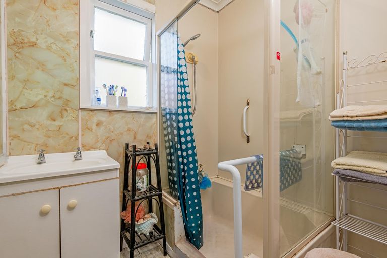 Photo of property in 12 Lawton Road, Newbury, Feilding, 4775