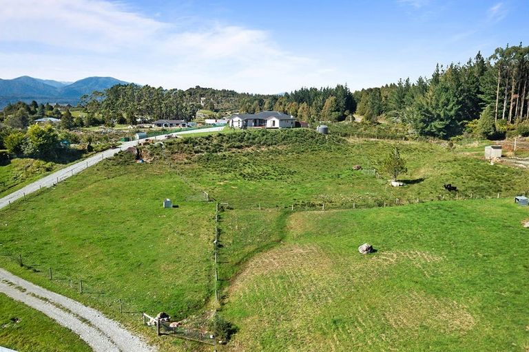 Photo of property in 343 Woodstock-rimu Road, Ruatapu, Hokitika, 7883