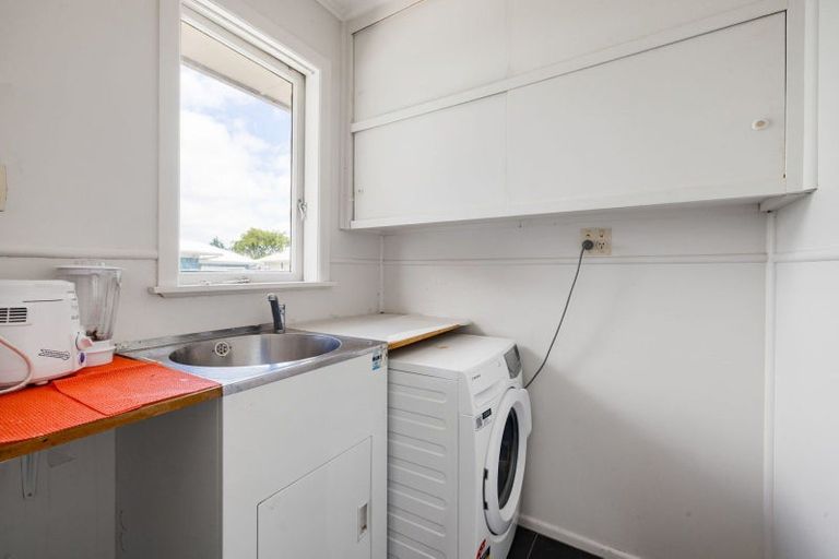 Photo of property in 6 Parkdale Place, Glenview, Hamilton, 3206