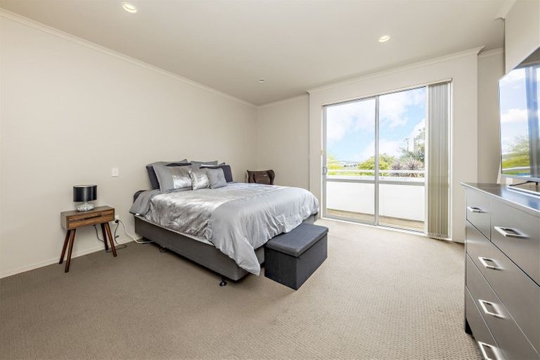 Photo of property in 30 Willow Camp Road, Takanini, 2112