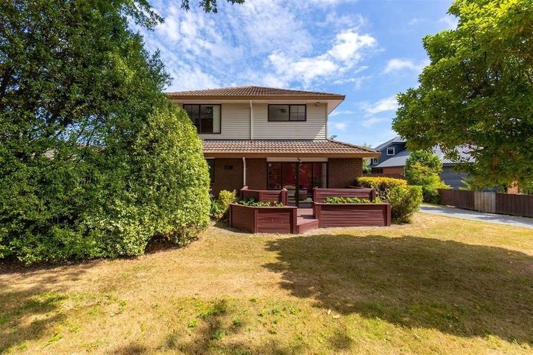 Photo of property in 14 Pasadena Place, Harewood, Christchurch, 8051