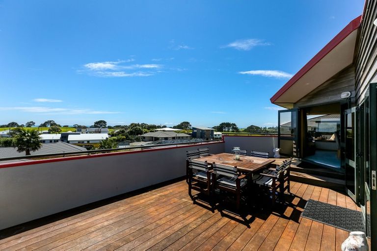Photo of property in 3 Chatswood Grove, Fitzroy, New Plymouth, 4312