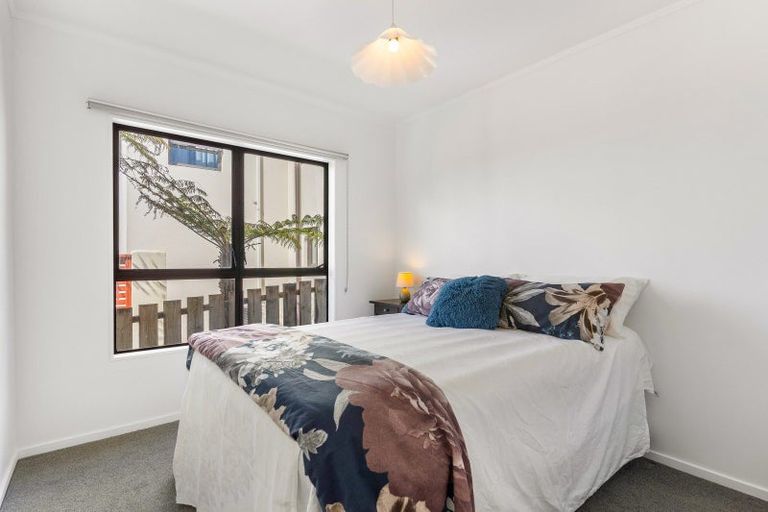 Photo of property in 123 Carlisle Road, Northcross, Auckland, 0632