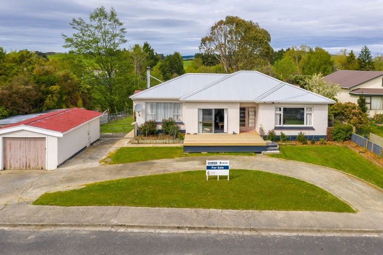 Photo of property in 3 Stuart Street, Owaka, 9535