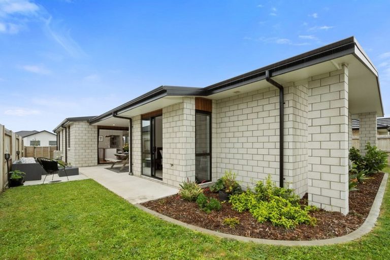 Photo of property in 14 Dunkeld Drive, Papamoa, 3118