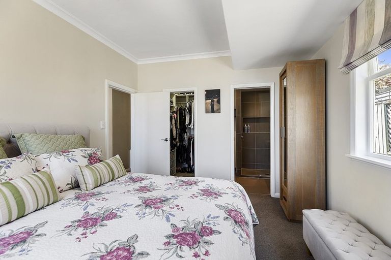 Photo of property in 23 Lucknow Terrace, Khandallah, Wellington, 6035