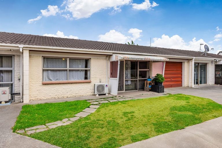Photo of property in 2/8 Allenby Road, Papatoetoe, Auckland, 2025