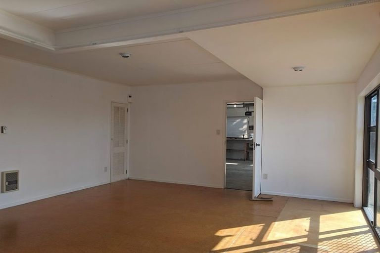 Photo of property in 4 Robin Lane, Browns Bay, Auckland, 0630