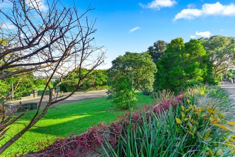Photo of property in 18a Sylvan Park Avenue, Milford, Auckland, 0620