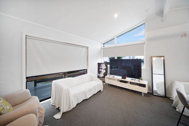 Photo of property in 591 Massey Road, Mangere, Auckland, 2022