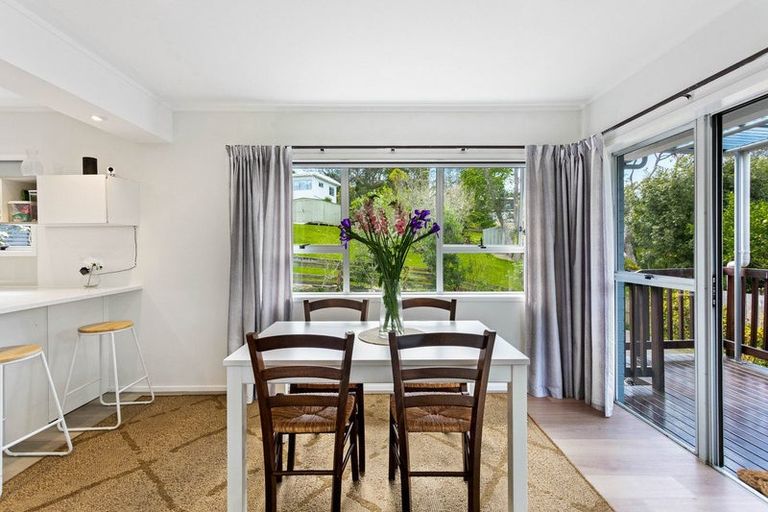 Photo of property in 22 John Road, Stanmore Bay, Whangaparaoa, 0932