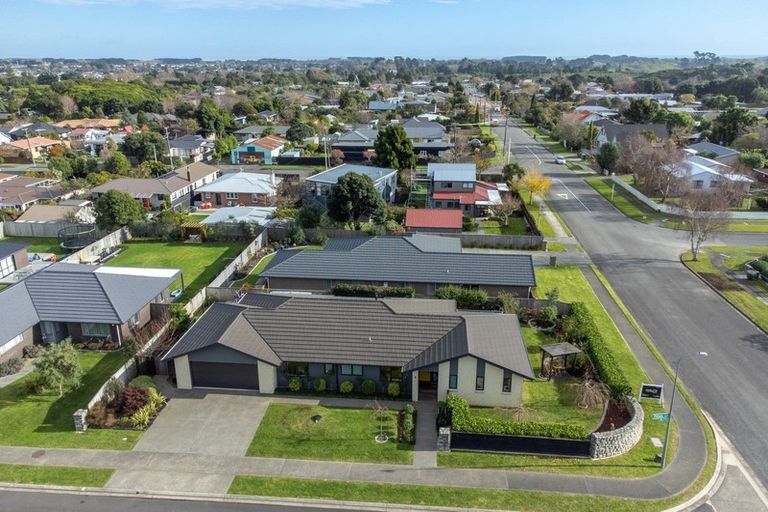 Photo of property in 2 Pohatu Lane, Otaki, 5512