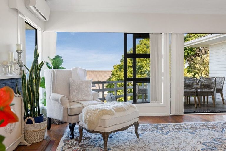 Photo of property in 213 Hobsonville Road, Hobsonville, Auckland, 0618