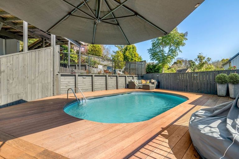 Photo of property in 23 Copperfield Terrace, Mellons Bay, Auckland, 2014