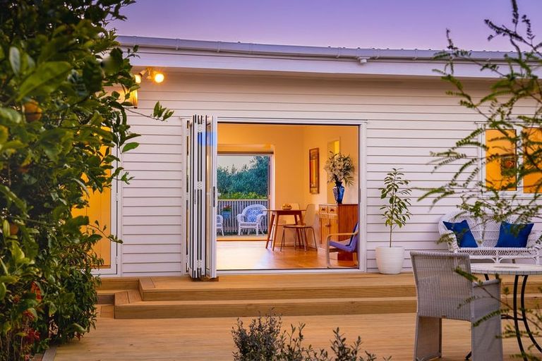 Photo of property in 16 Allen Road, Raumati Beach, Paraparaumu, 5032