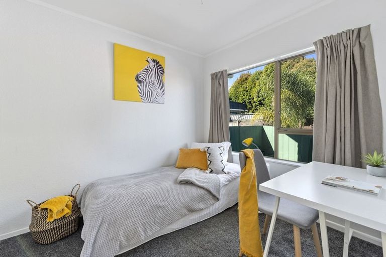 Photo of property in 4/448 Glenfield Road, Glenfield, Auckland, 0629