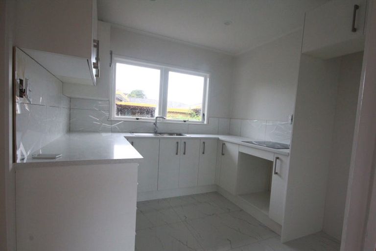 Photo of property in 2/18 Shakespeare Road, Milford, Auckland, 0620