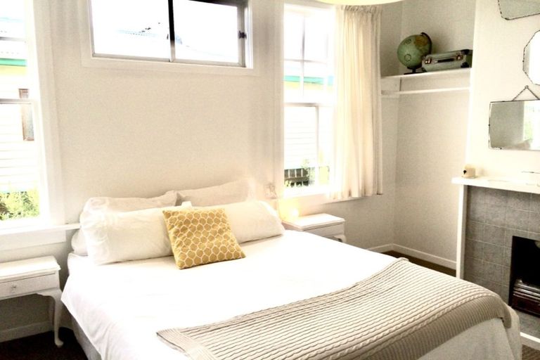 Photo of property in 17 Elizabeth Street, Moera, Lower Hutt, 5010