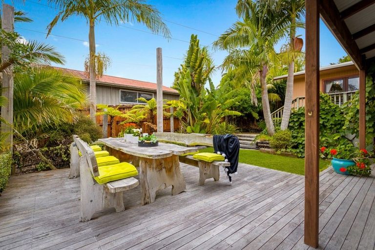 Photo of property in 31 Outlook Road, Greenhithe, Auckland, 0632