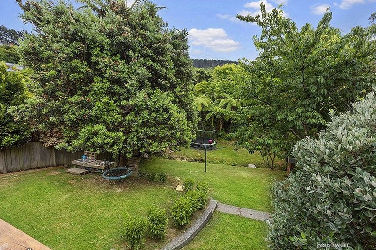 Photo of property in 6 Woodstock Terrace, Tawa, Wellington, 5028