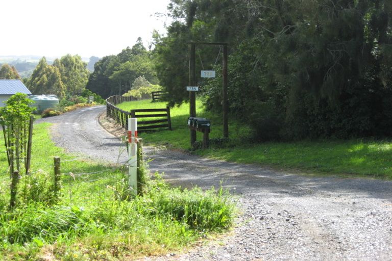 Photo of property in 736 Ponga Road, Opaheke, Papakura, 2584