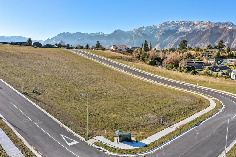 Photo of property in 31 Koreke Loop, Lake Hawea, 9382