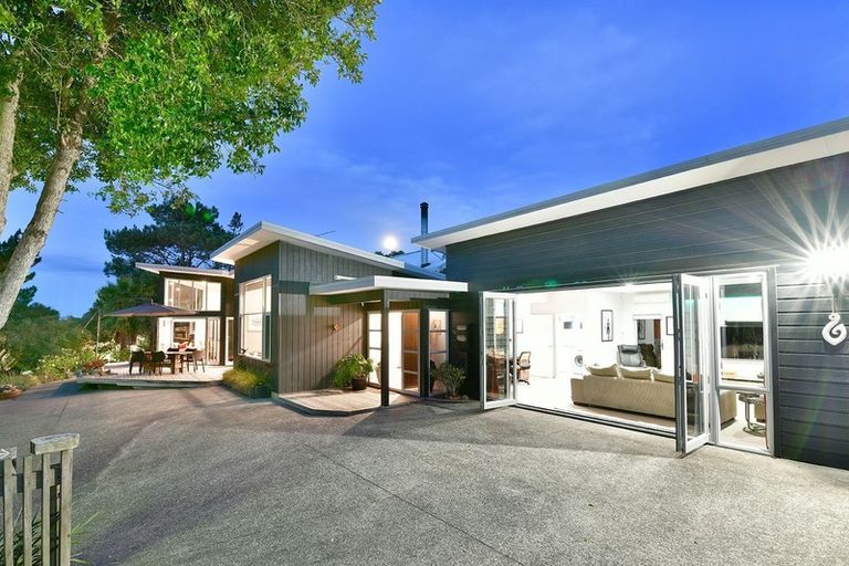 Photo of property in 84a Scott Road, Stanmore Bay, Whangaparaoa, 0932
