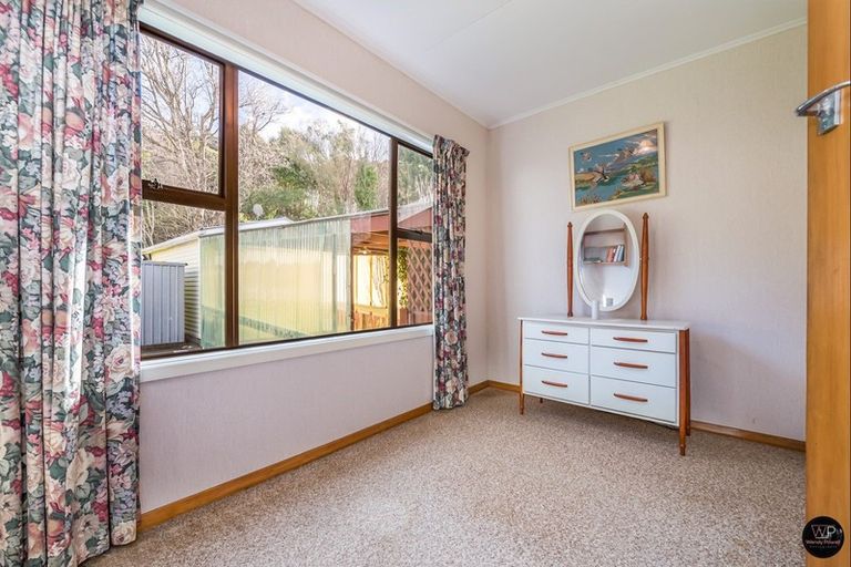 Photo of property in 177 Wellington Road, Wainuiomata, Lower Hutt, 5014