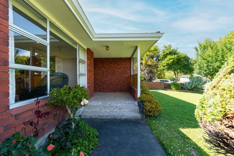 Photo of property in 11 Chippendale Crescent, Highbury, Palmerston North, 4412