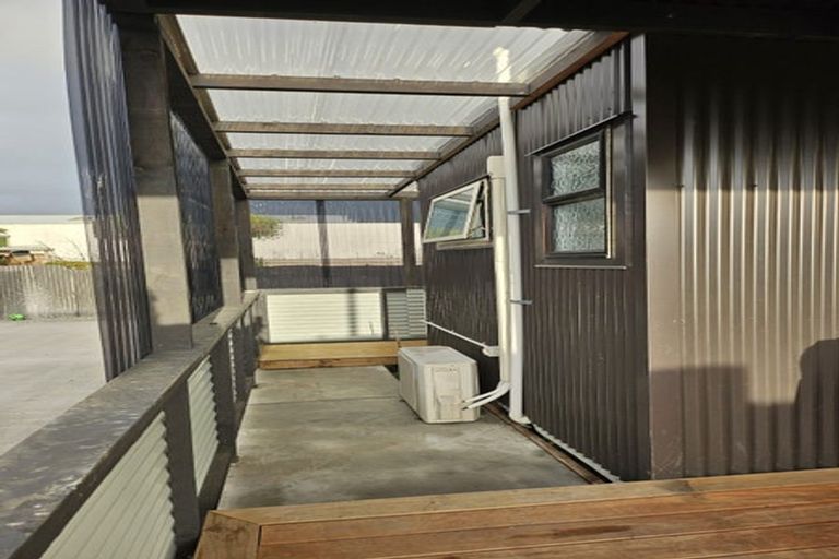 Photo of property in 12 Hokio Beach Road, Levin, 5510