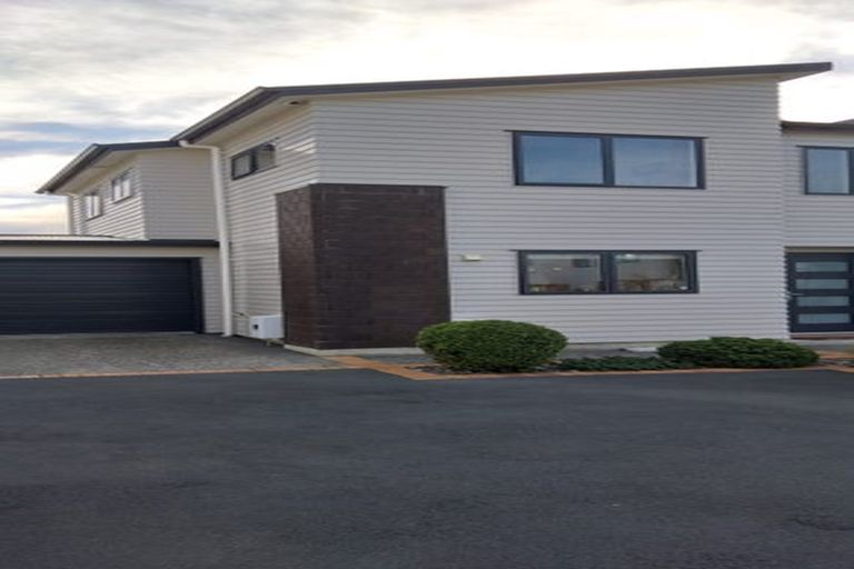 Photo of property in 12 Latimer Way, Petone, Lower Hutt, 5012