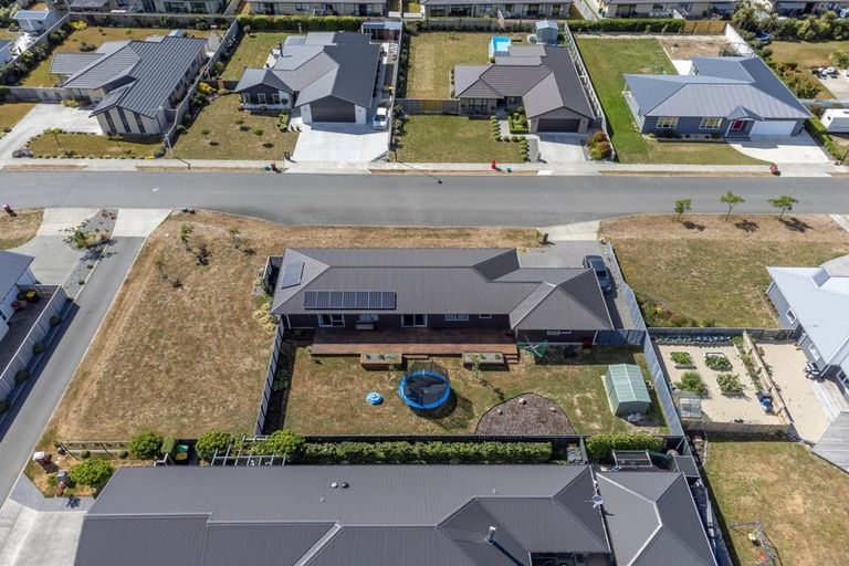 Photo of property in 1 Routhan Way, Carterton, 5713