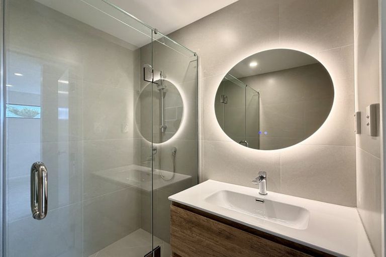 Photo of property in 58b Fitzherbert Avenue, West Harbour, Auckland, 0618