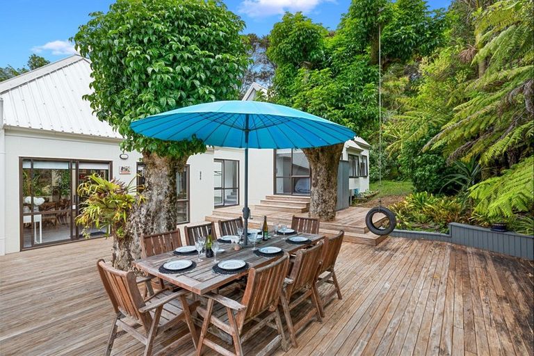 Photo of property in 38 Glenelg Road, Red Beach, 0932