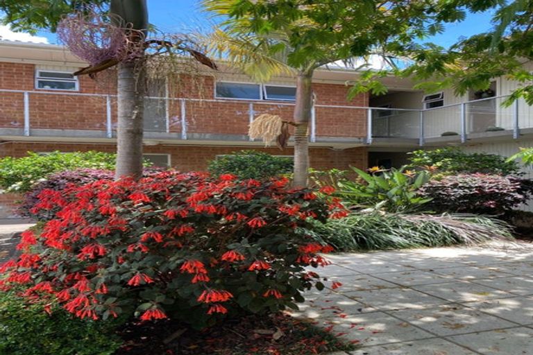 Photo of property in 17/83 Lake Road, Devonport, Auckland, 0622