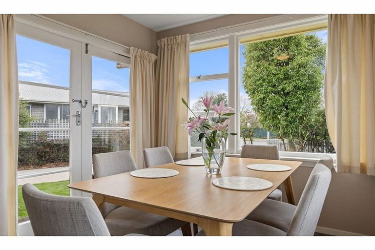 Photo of property in 156 Warren Crescent, Hillmorton, Christchurch, 8025