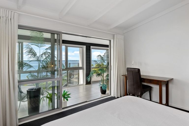 Photo of property in 28 Mount Pleasant Road, Mount Pleasant, Christchurch, 8081