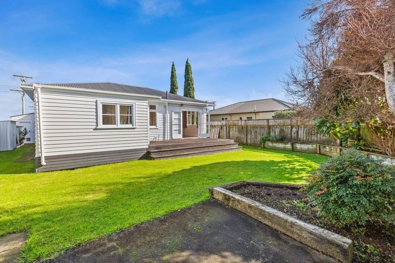 Photo of property in 43 Lismore Street, Strandon, New Plymouth, 4312