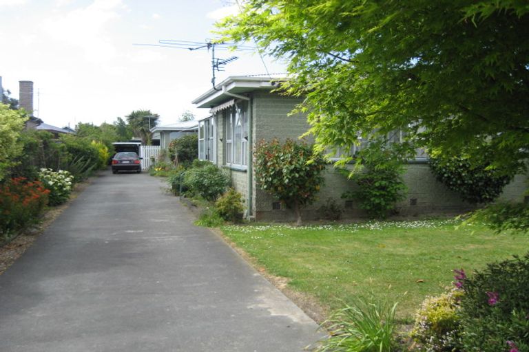 Photo of property in 1/17 Sturrocks Road, Redwood, Christchurch, 8051